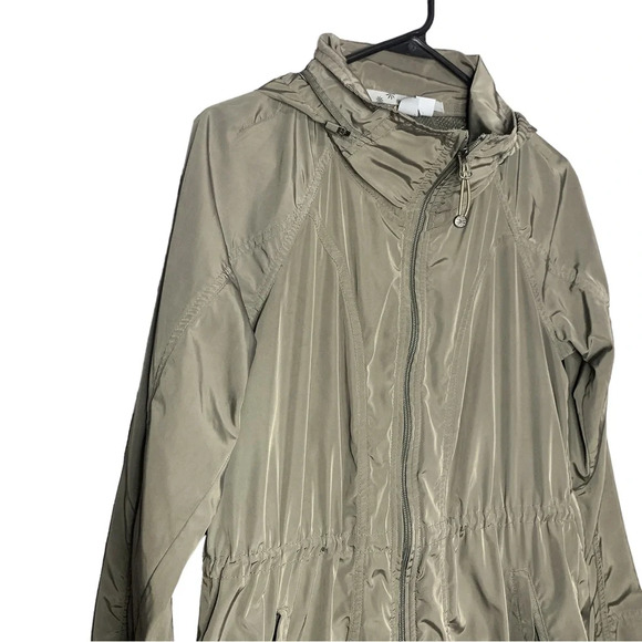 Athleta Drippity Olive Green Longline Windbreaker
Jacket Size XS - Picture 4 of 7